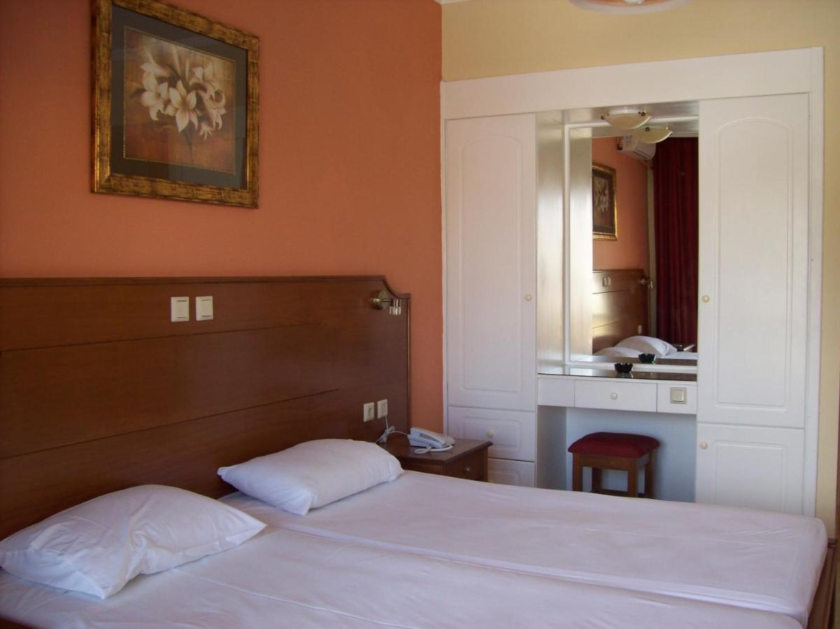 Thomas Bay Hotel Agios Stefanos Avliotes  Exterior foto